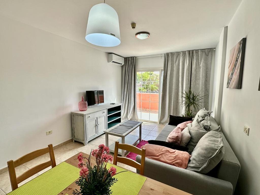 Sunny Apartment & Heated Pool Los Cristianos  Extérieur photo