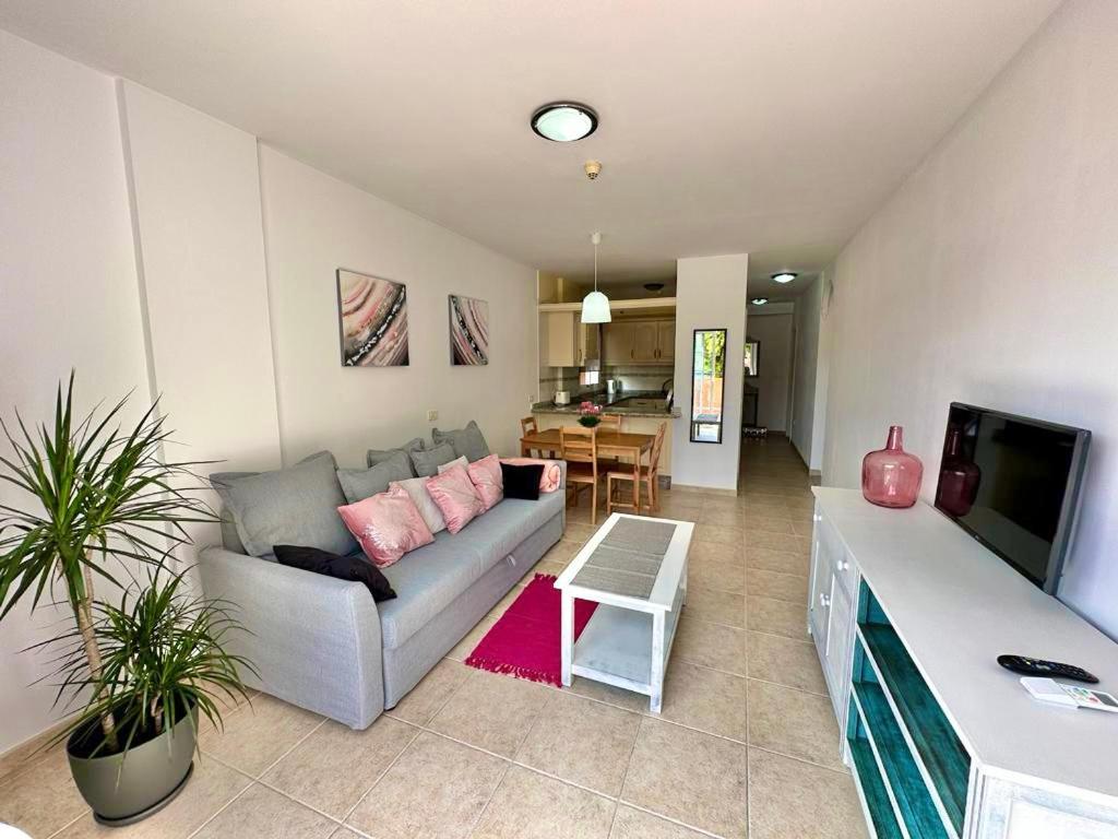 Sunny Apartment & Heated Pool Los Cristianos  Extérieur photo