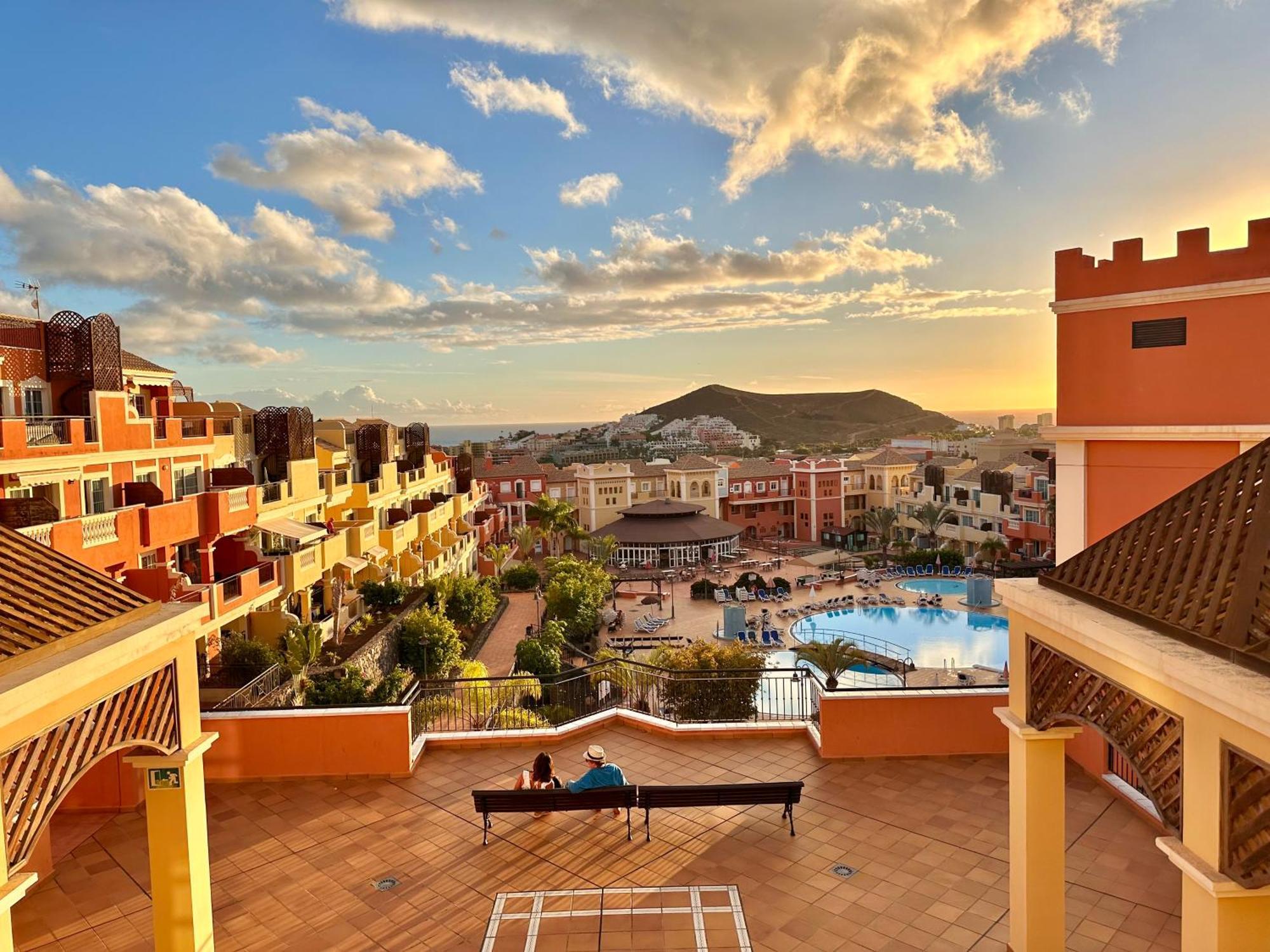 Sunny Apartment & Heated Pool Los Cristianos  Extérieur photo